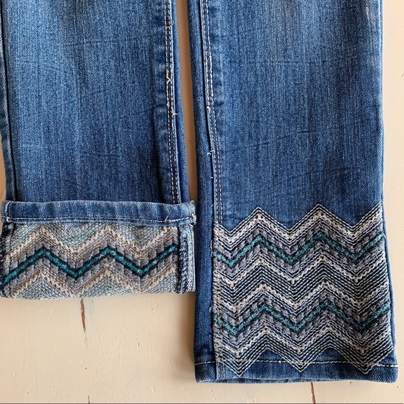 Hippie Laundry Vanilla Star Embroidered Hem Distressed Straight Leg Jeans - Picture 14 of 14